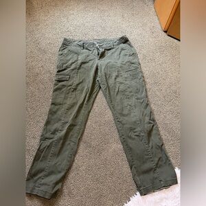 Cargo Mid rise straight size 14
